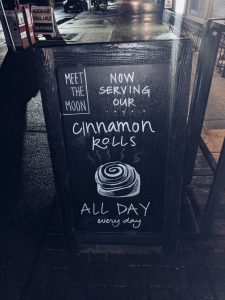 cinnamon buns, seattle, Meet the Moon restaurant